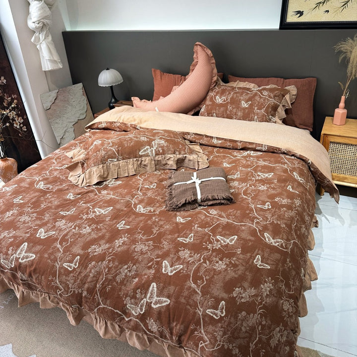 Bedding set with butterfly motif and ruffle edge in linen look