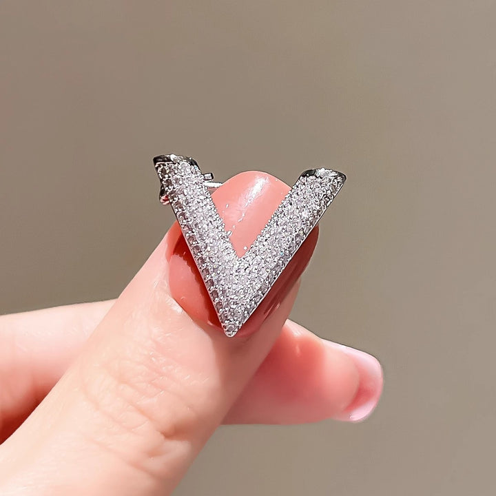 Elegant V-Shaped Brooch with Sparkling Crystals Kalsten