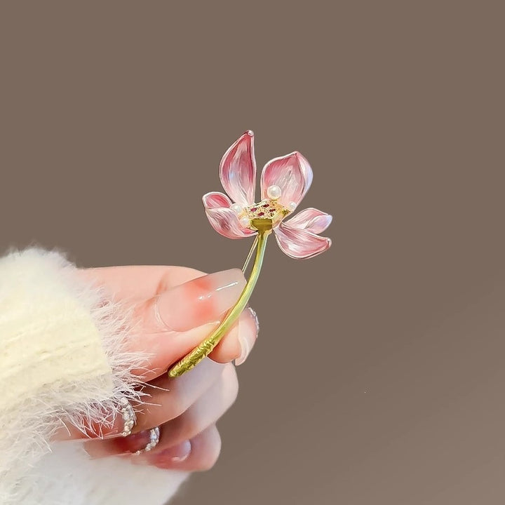 Elegant Flower Brooch Kalsten