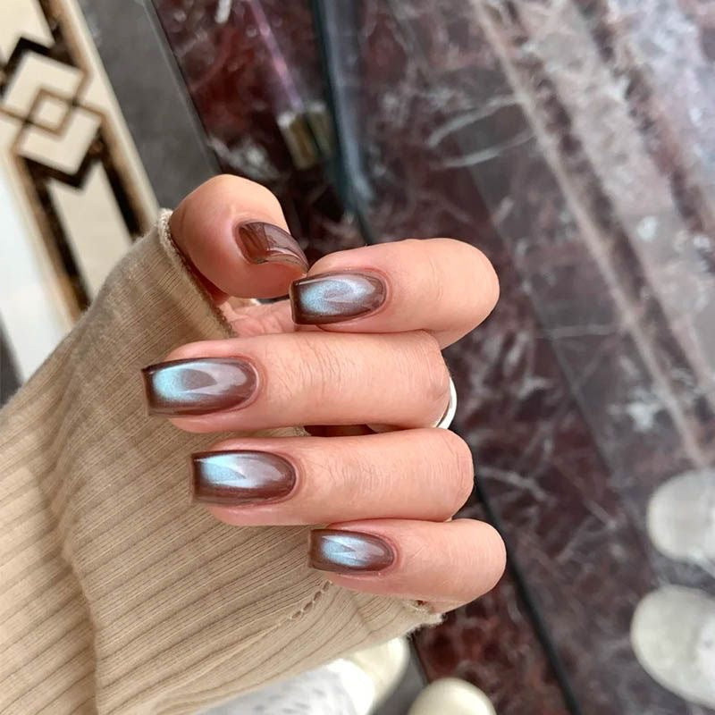 Iridescent Press-On Nail Set