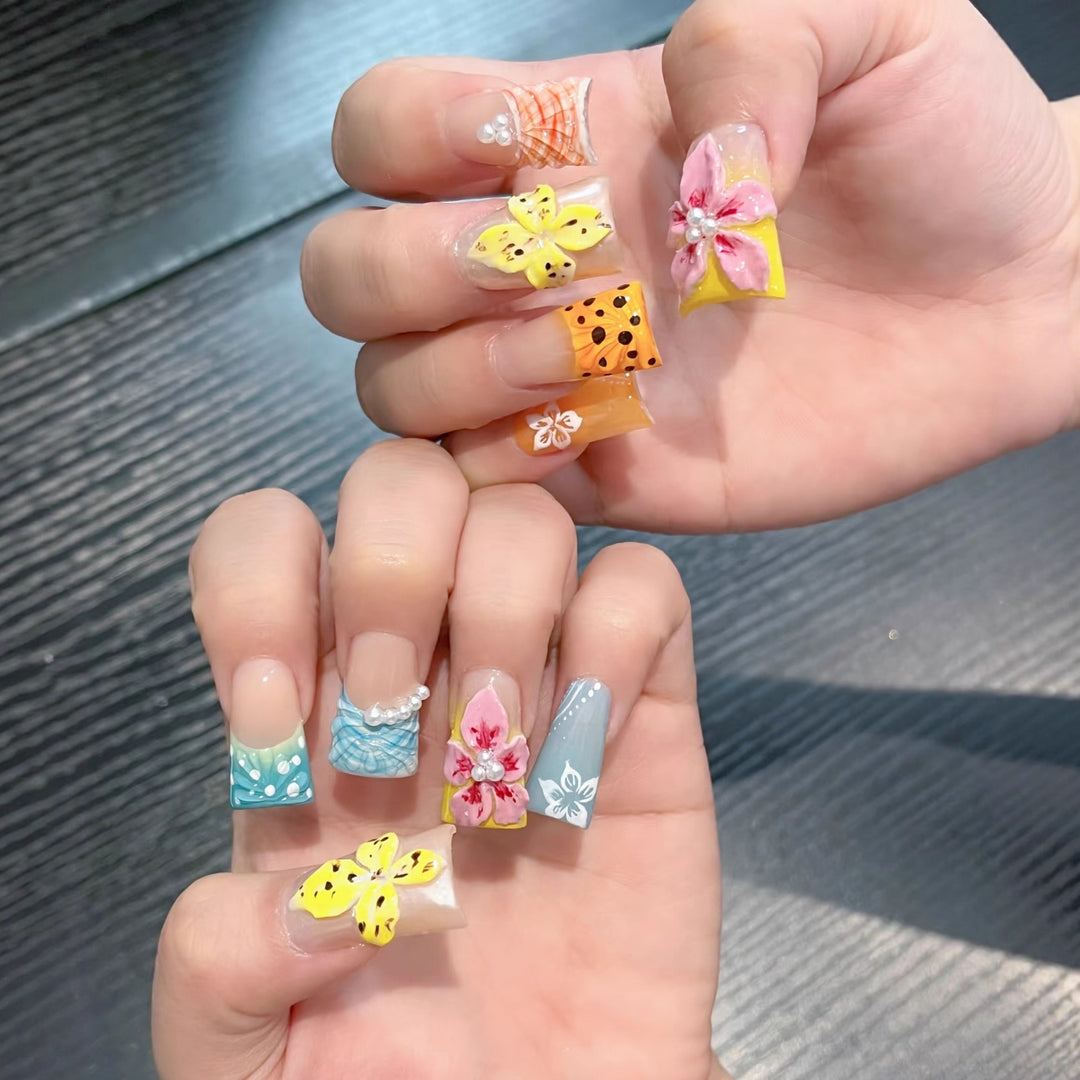 Artificial nails with floral 3D applications Kalsten