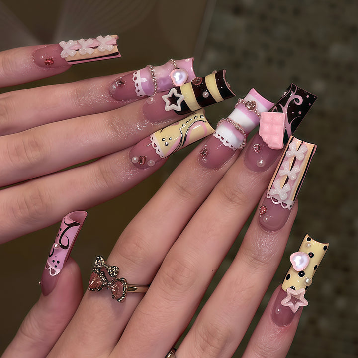 Artistic Statement Press-On Nail Design Kalsten