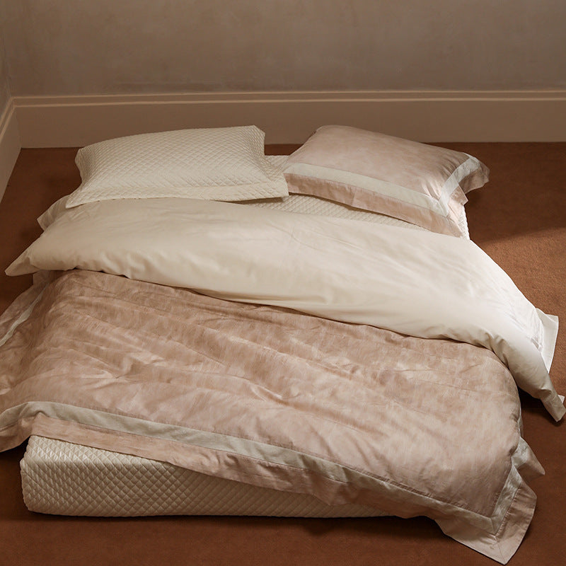 Bedding set made of cotton percale with a light crinkle texture and decorative ruffle