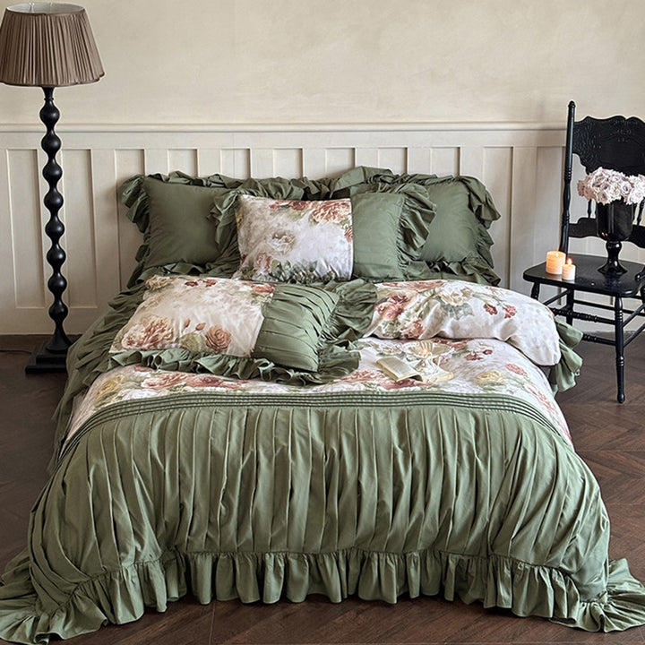 Luxurious bedding set made of cotton satin with ruffles and vintage rose pattern