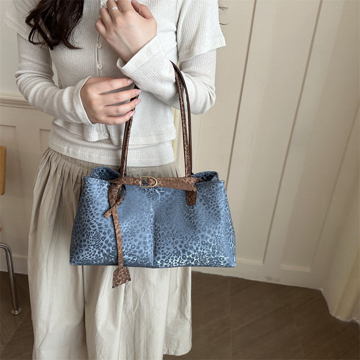Stylish Cheetah Print Handbag