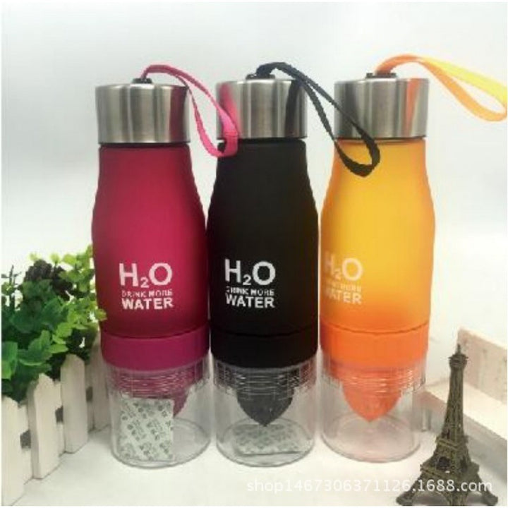 Insulated Glass Fruit Infuser Water Bottle With Silicone Sleeve And Stainless Steel Lid