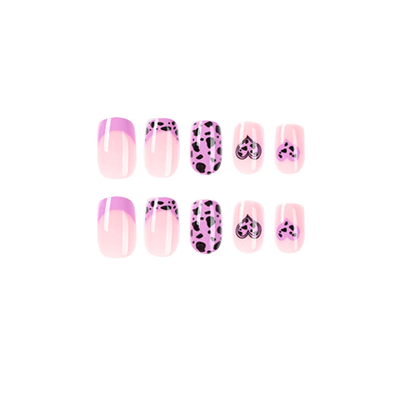 Artful nail art in romantic heart design Kalsten