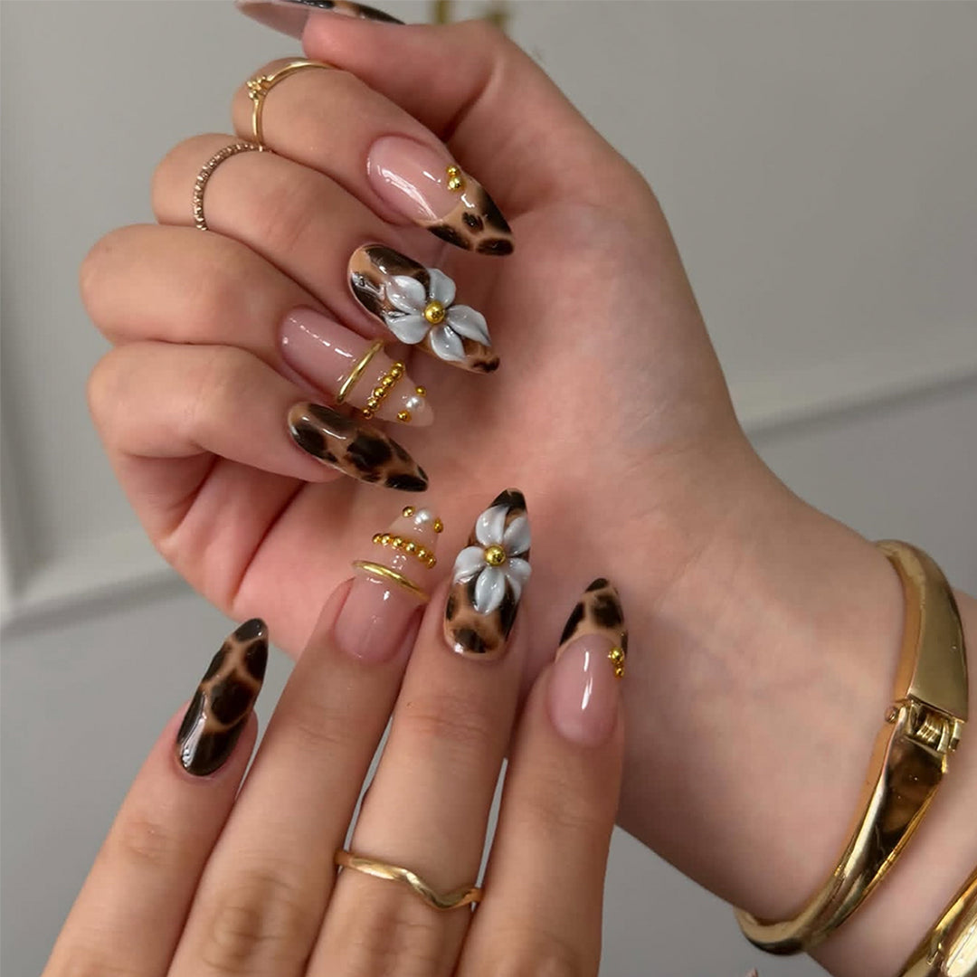 Artful nail art with floral accents Kalsten