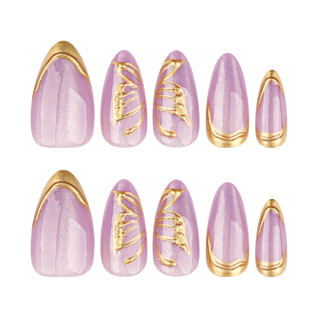 Artful Nail Extensions with Golden Accents Kalsten