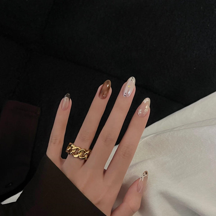 Artificial Nails in Elegant Pastel Look with Floral Accents Kalsten