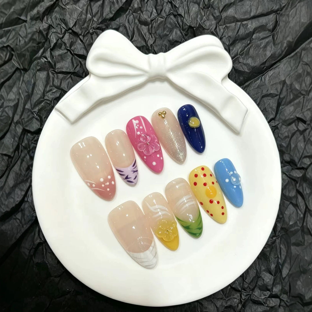 Artistic Press-On Nail Art Set with Floral and Colorful Designs