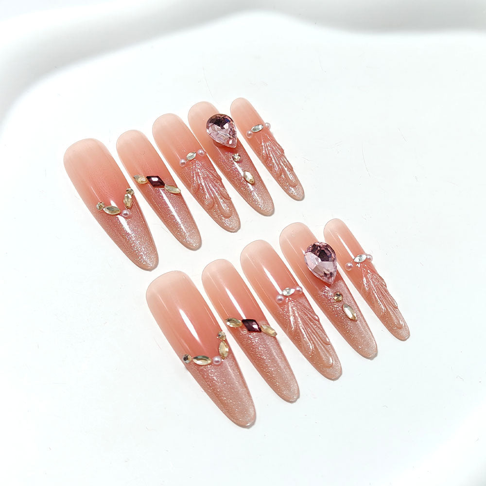 Elegantly designed artificial nails Kalsten