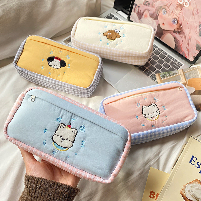 Handmade cosmetic bag with playful cat design Kalsten