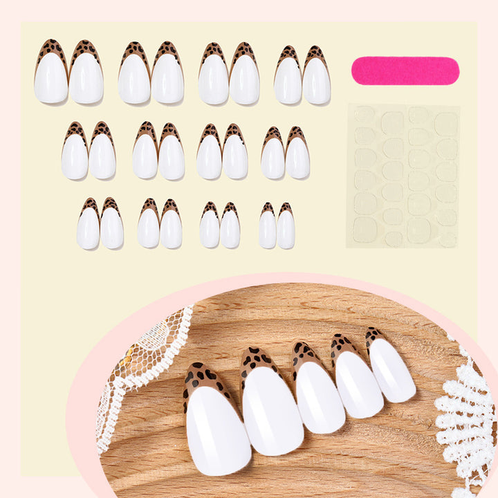 Artificial nail set with elegant design elements Kalsten