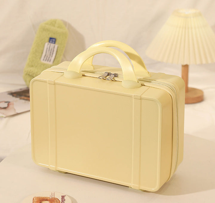 hard-shell travel cosmetic case with double-zip closure top handle and protective feet Kalsten