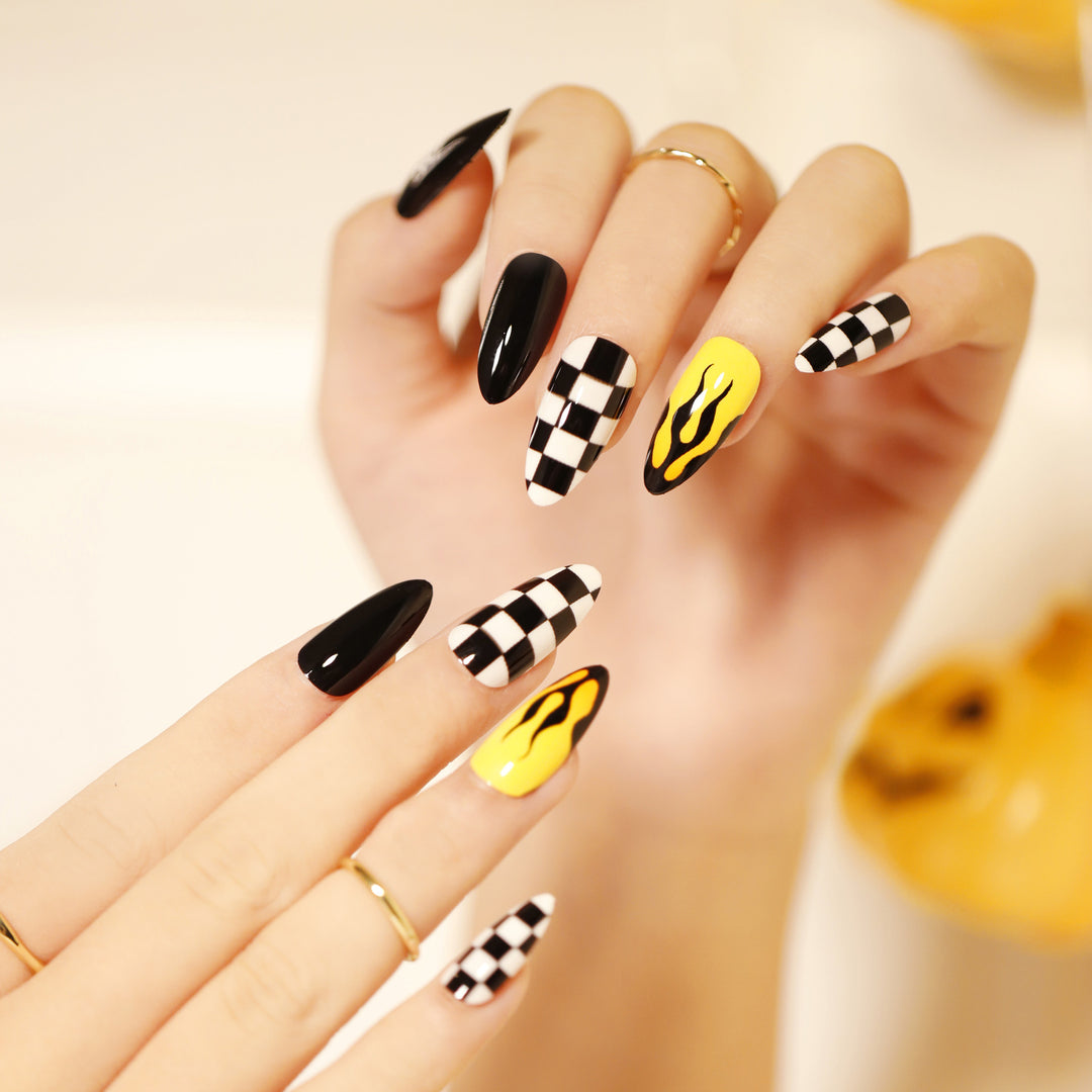 Artful Nail Art in Halloween Design Kalsten