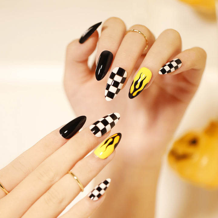 Artful Nail Art in Halloween Design Kalsten