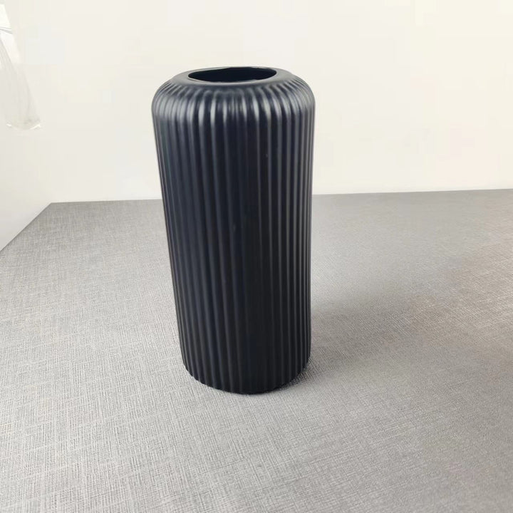 Modern Ribbed Ceramic Vase Kalsten