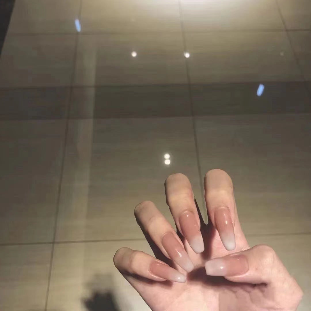 Sophisticated Long-Lasting Gel Nail Tips