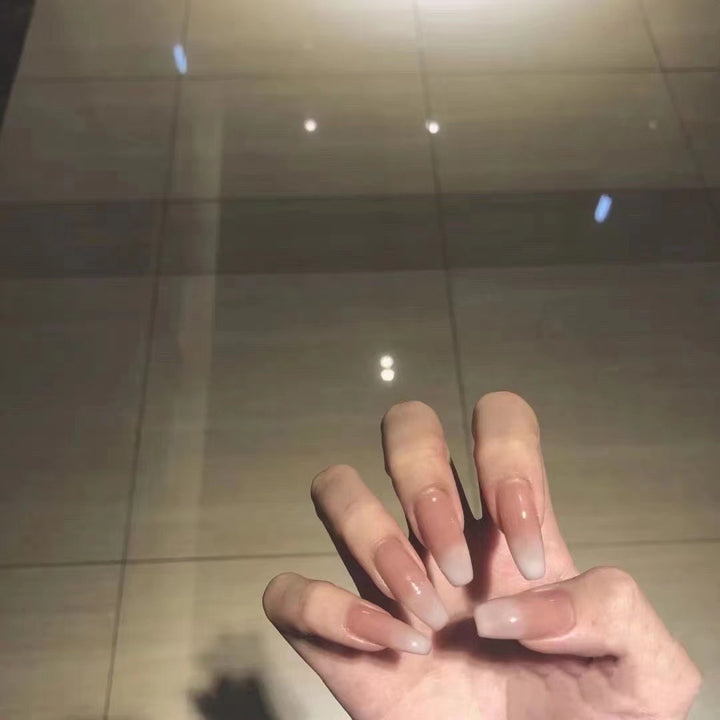 Sophisticated Long-Lasting Gel Nail Tips
