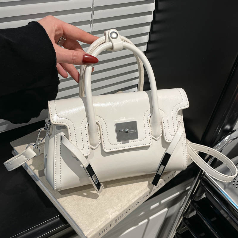 Fashion-Forward Structured Handbag Kalsten