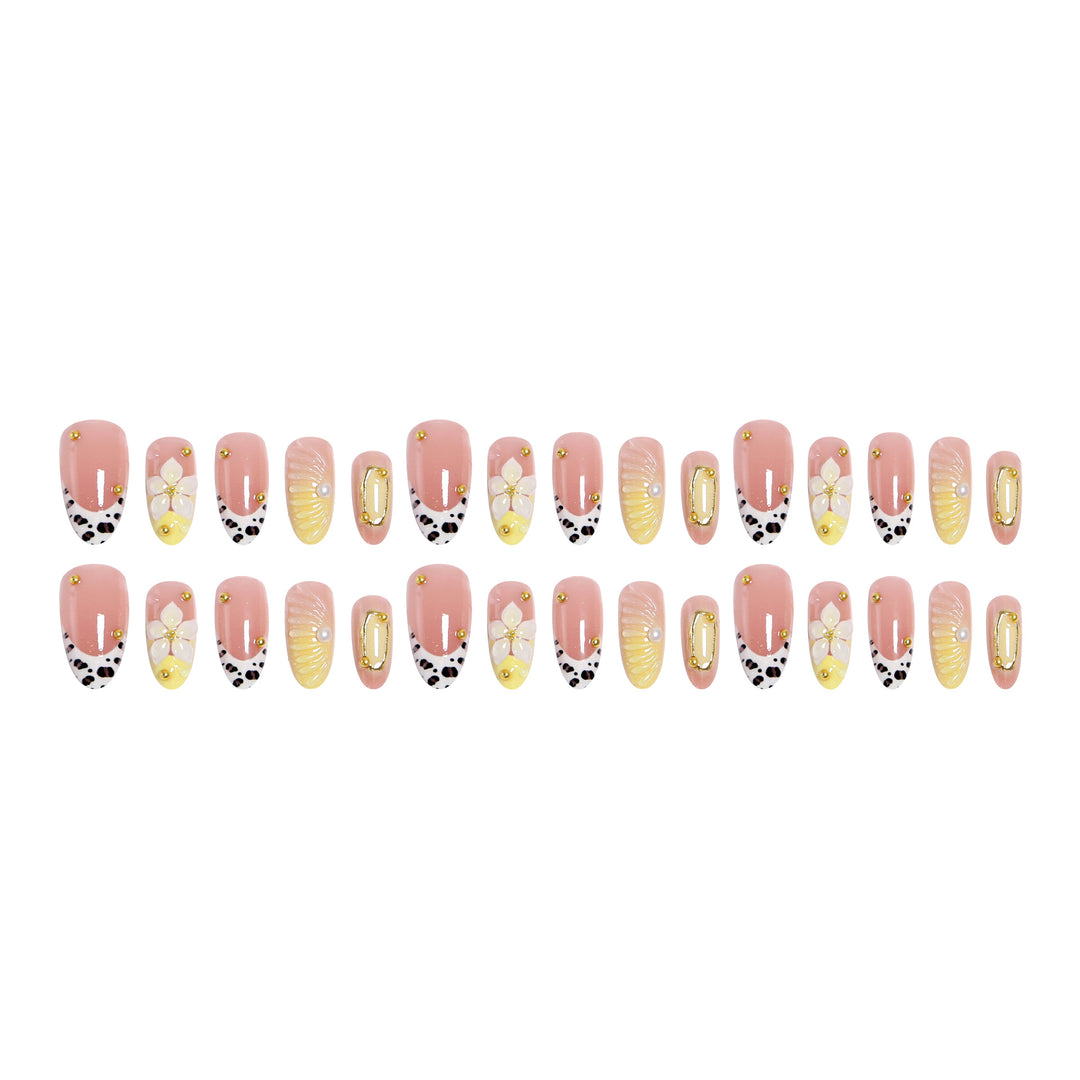 Artificial nails with floral patterns and golden accents Kalsten