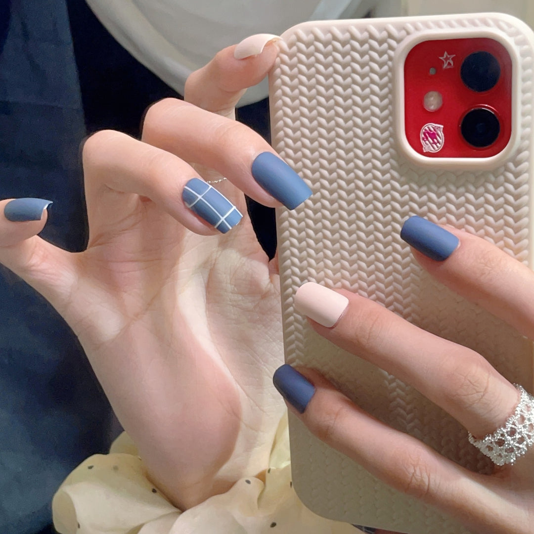 Stylish Matte Press-On Nail Set
