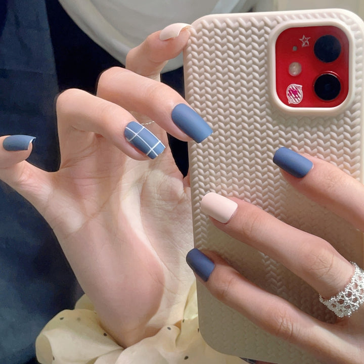 Stylish Matte Press-On Nail Set
