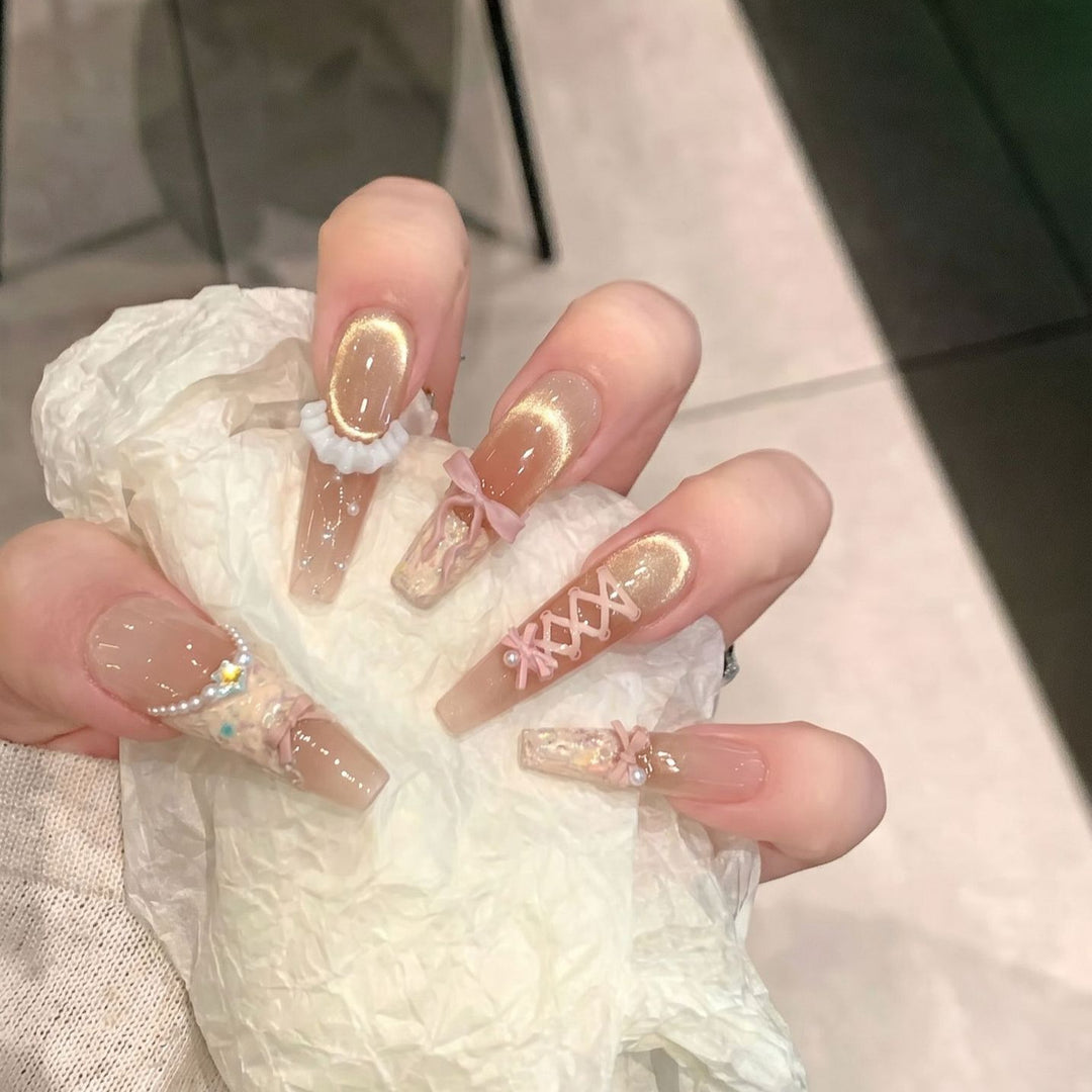 Artistic Press-On Nail Art Set with Unique Decorative Elements Kalsten