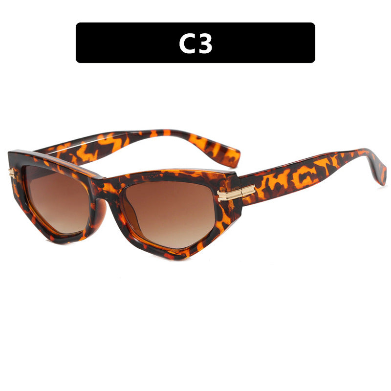 Ladies geometric sunglasses with curved frame and protective UV filter Kalsten
