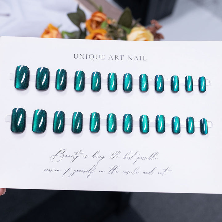 Elegant Press-On Nail Set with Shimmering Finish