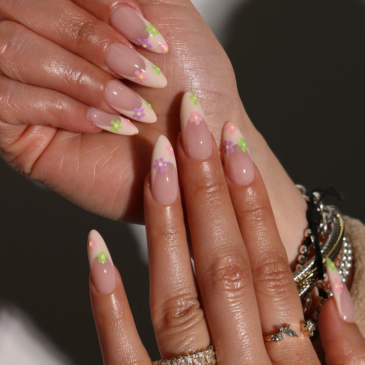 Floral Accent Press-On Nail Set