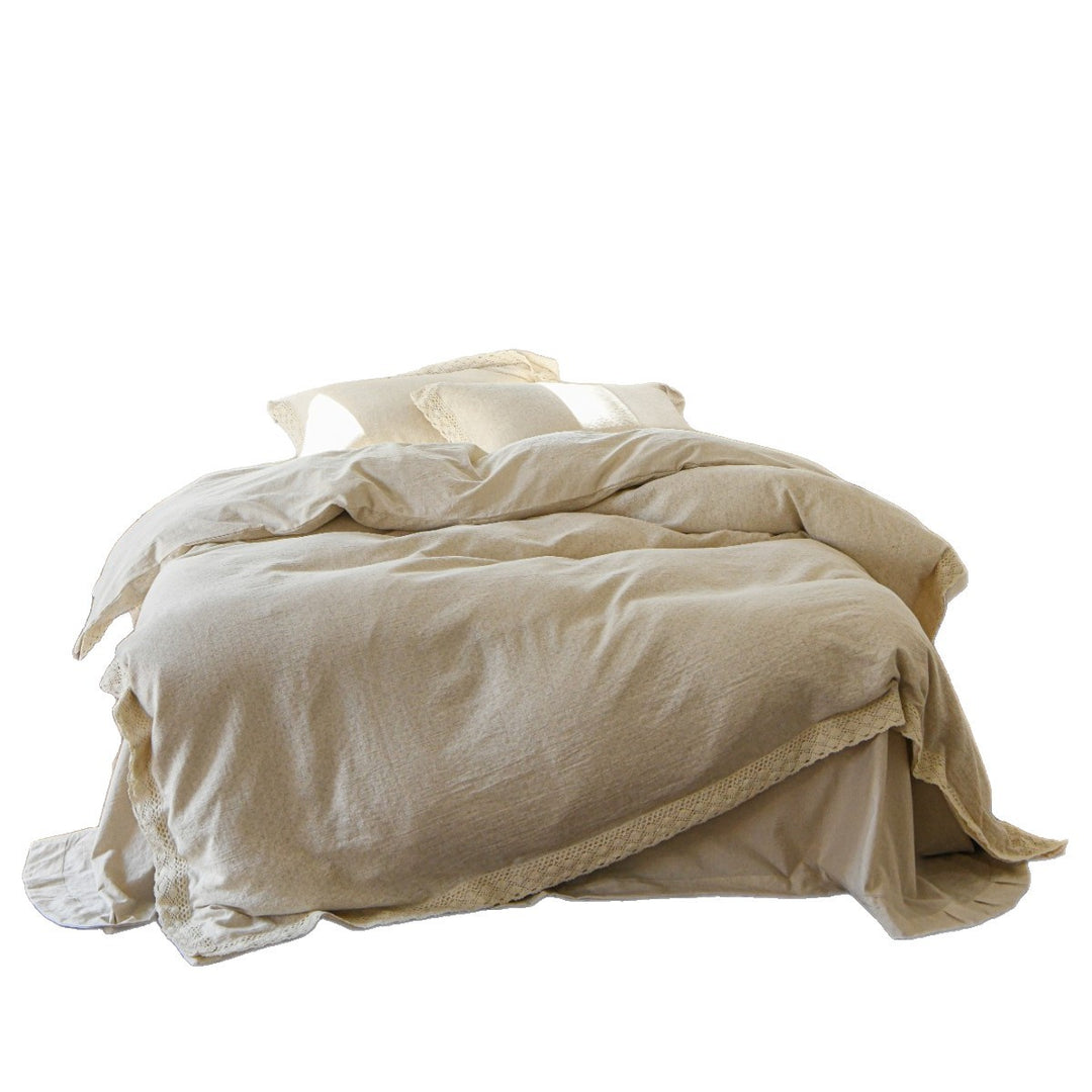 High-quality linen bedding set with lace trim & fitted sheet