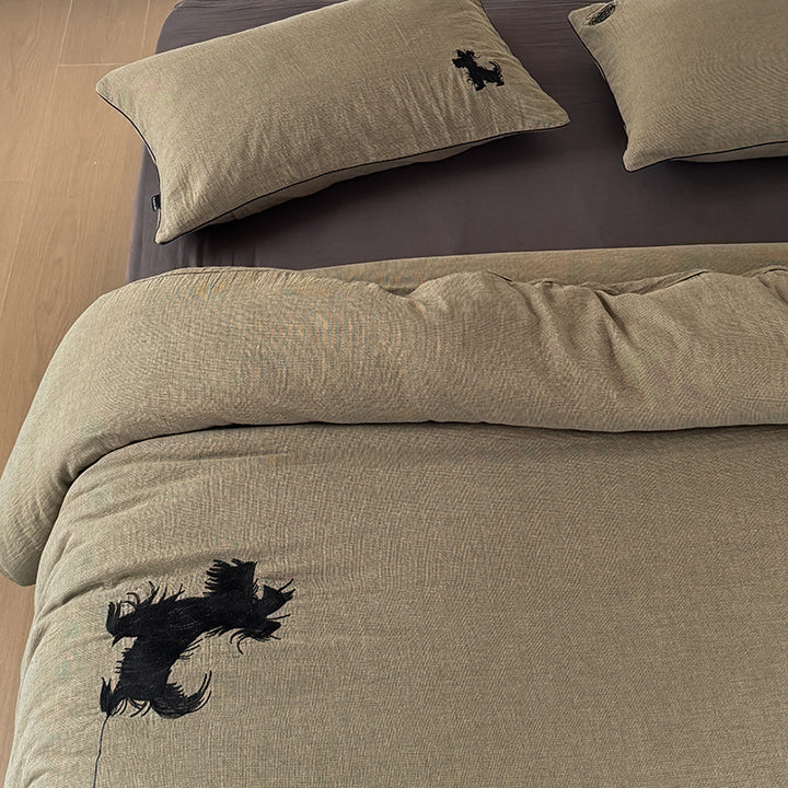 Bed cover set linen look with embroidered dog motif and concealed zipper