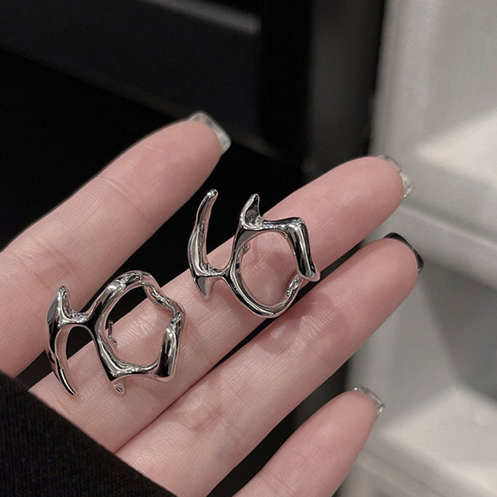 Elegant and Modern Stud Earrings Kalsten