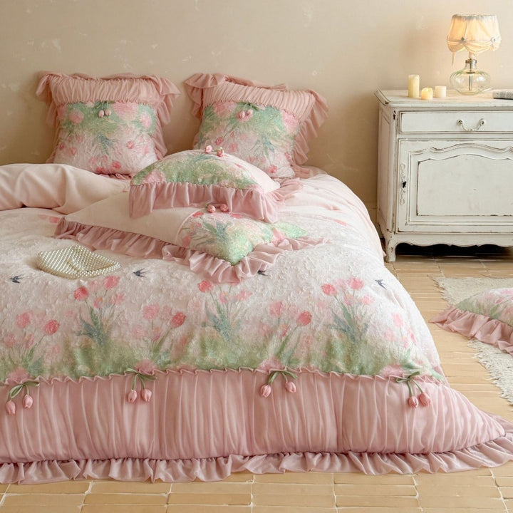 Playful shabby chic bedding set with tulip appliqués and ruffled border