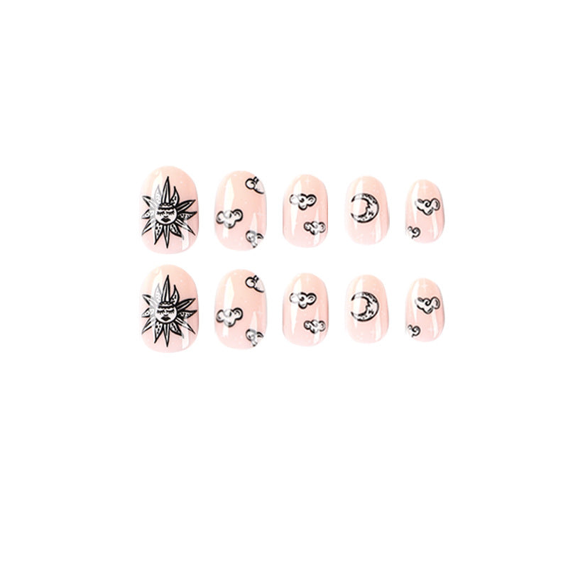 Artful Nail Art in Moon and Sun Motif Kalsten