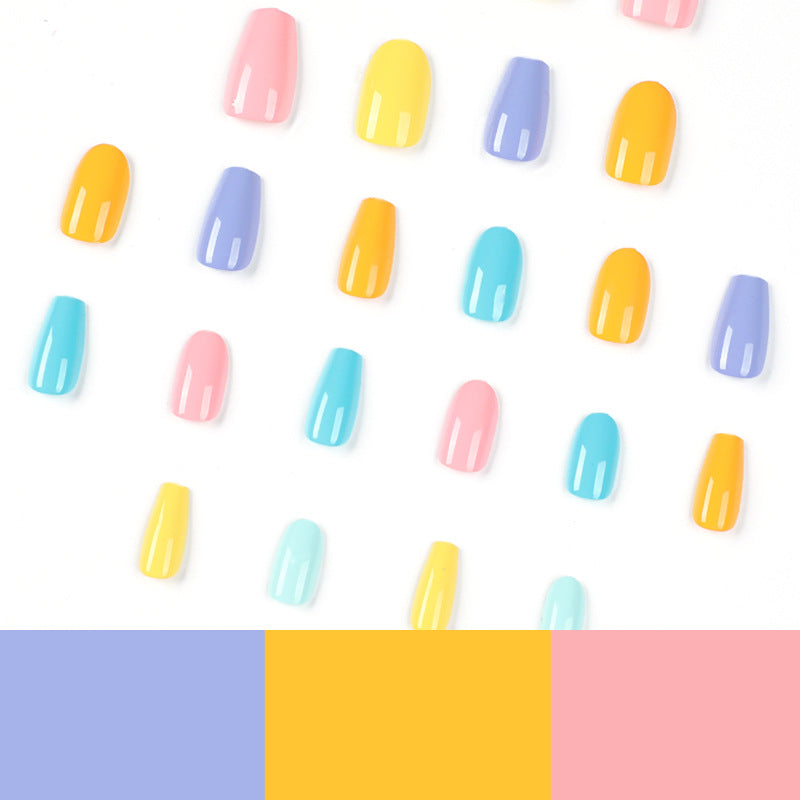 Artificial nail art with colorful designs Kalsten