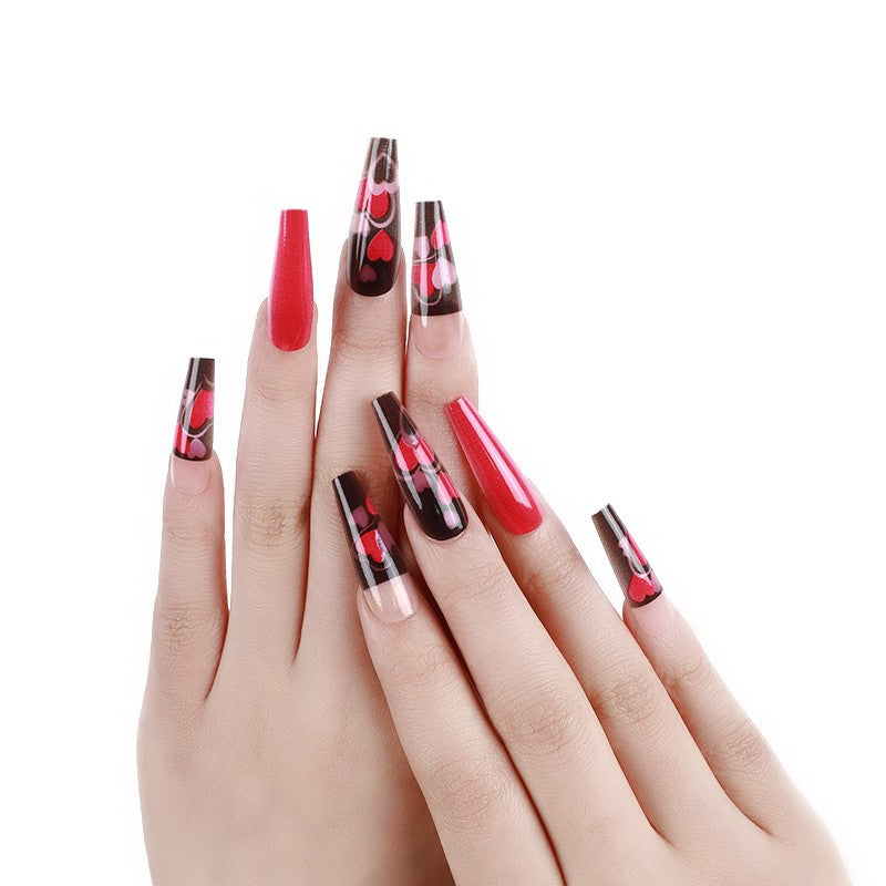 Fake nails in an eye-catching heart design Kalsten