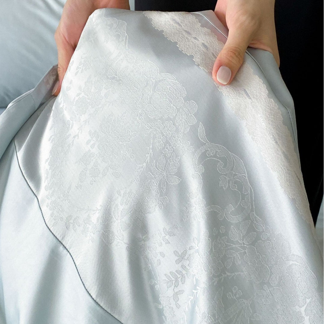 Luxurious satin bedding set with pillowcases and reversible cover