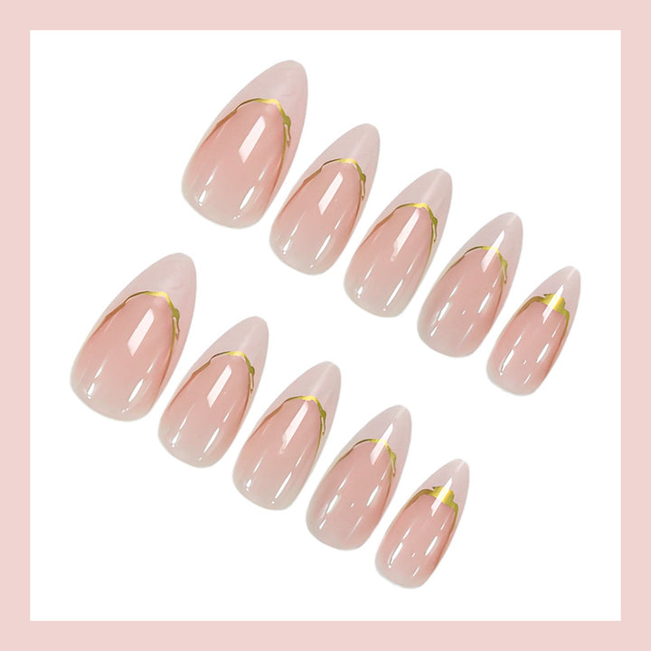 Nail set with elegant gold rim and naturally looking finish Kalsten