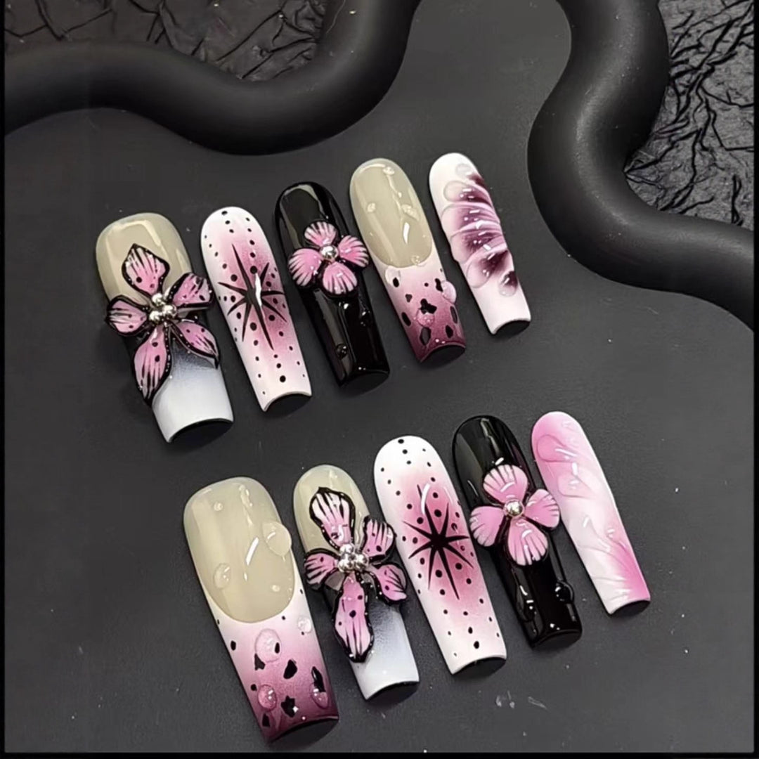 Artistic Floral Nail Art Extensions