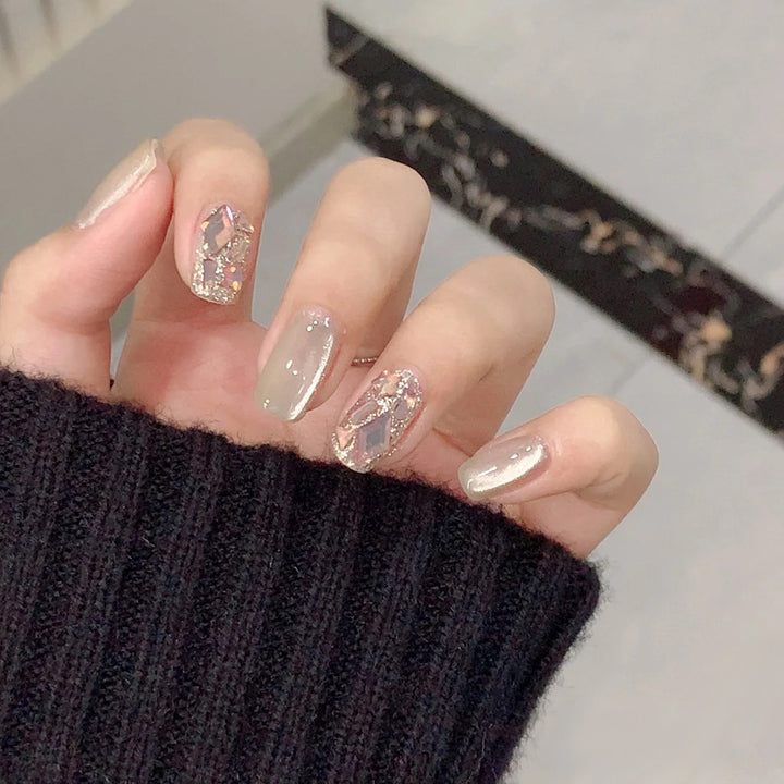Elegant Press-On Nail Set with Artistic Designs Kalsten