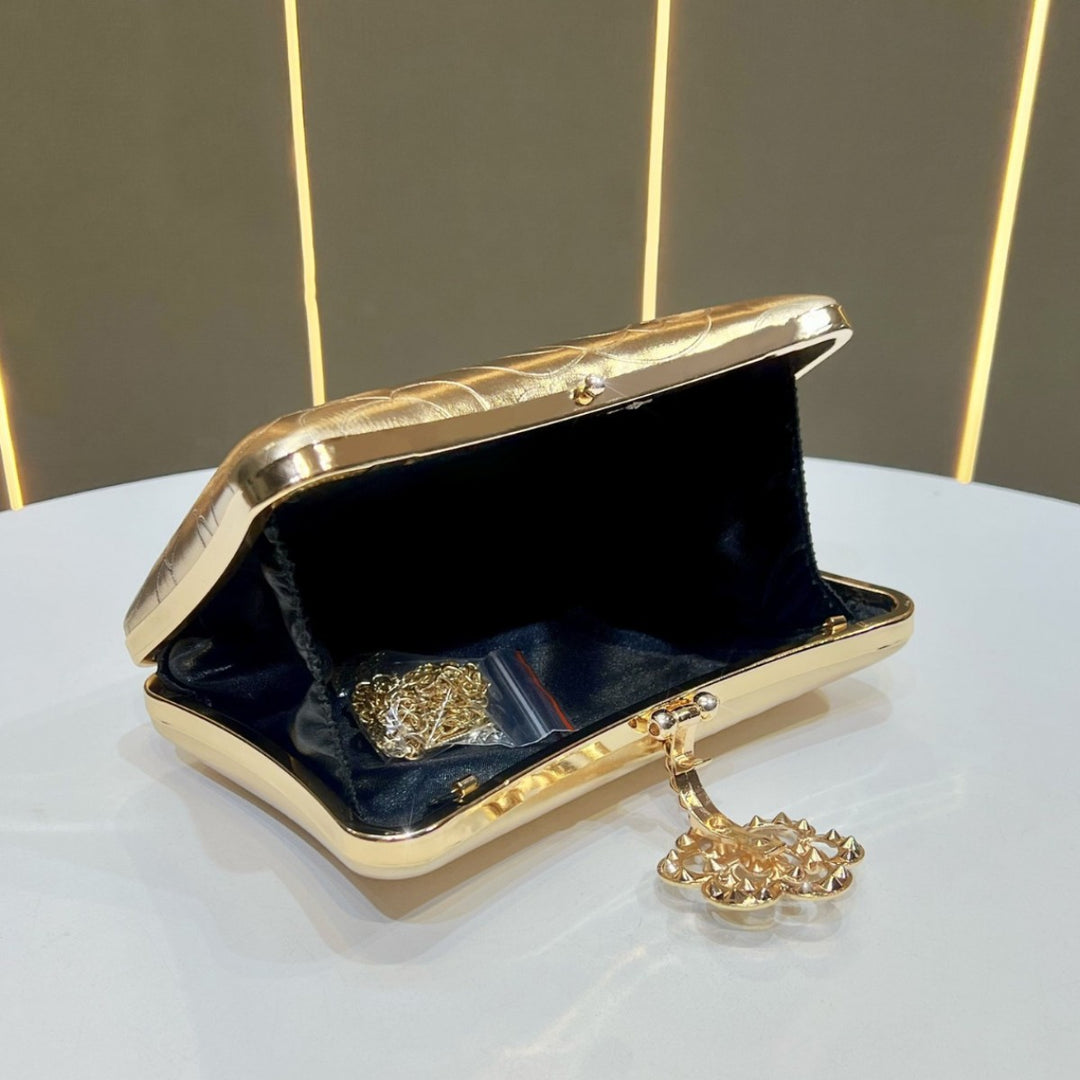 Elegant Floral Embellished Evening Clutch