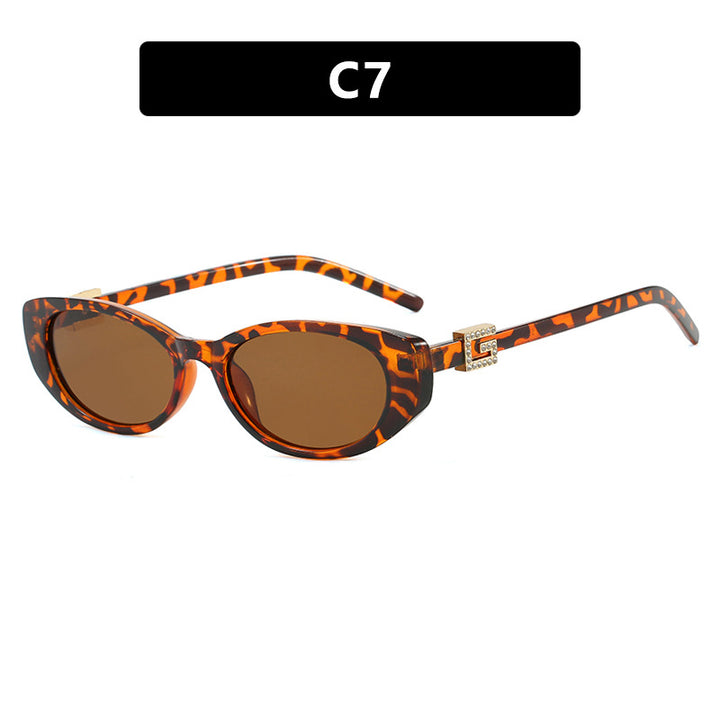 Women's cat-eye sunglasses with elegant metal frame and protective UV filter Kalsten