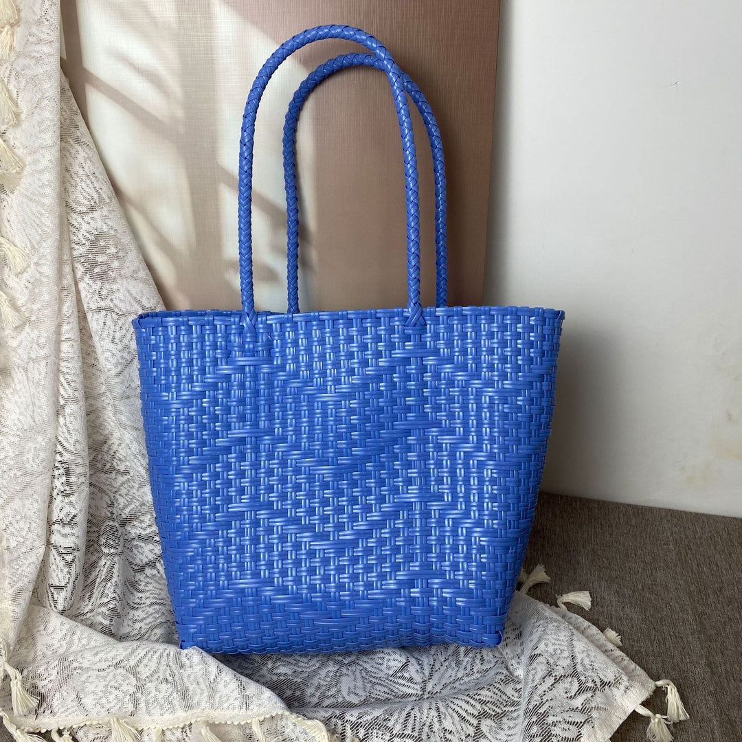 Hand-knotted tote bag with modern wave pattern Kalsten