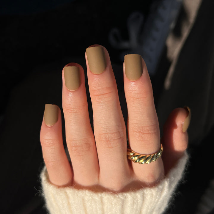 Matt lacquered nail art Kalsten