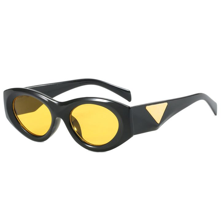 Women Retro-inspired Sunglasses with distinctive accents Kalsten