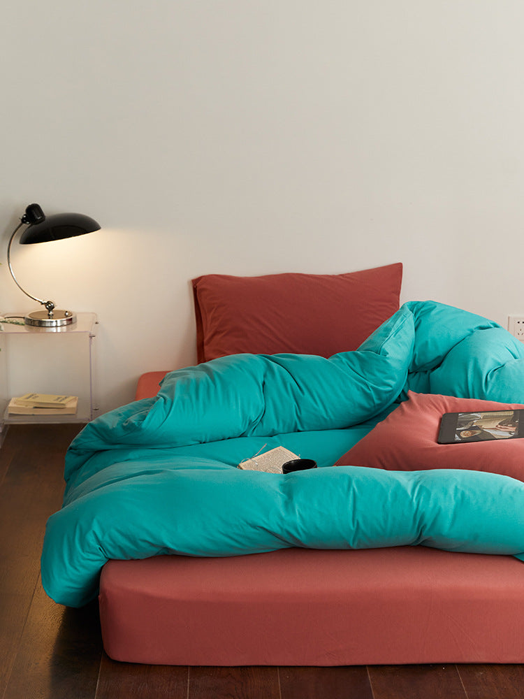 Comfort all-season duvet with breathable hollow fiber filling and jersey fitted sheet set
