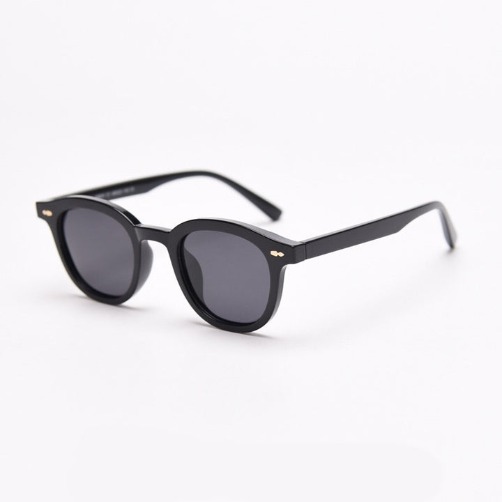 Fashionable sunglasses with round lenses and stylish frame Kalsten